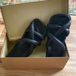 ALOHAS slip on cross black sandals size EU 39/8.5